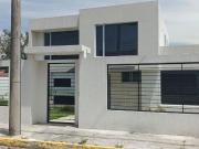 VENTA CASA DOS PISOS EN URBANIZACIÓN HACIENDA CAPELO...