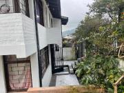 VENTA Casa Dos Pisos Esquinera Parqueaderos Las Casas...