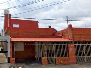 VENTA CASA + DPTO. EN GUADALUPE OESTE