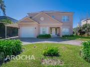 VENTA Casa en Abril Club De Campo