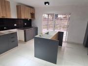 VENTA CASA EN ALTOS DE LA COLONIA OPORTUNIDAD