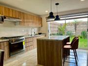 Venta casa en Angelopolis Puebla, de 4 recamaras y jardin