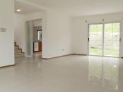 VENTA CASA EN ARGUELLO 3 DORMITORIOS CON PILETA