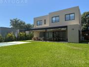 Venta Casa en Barrio Santa Guadalupe Pilar