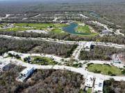 VENTA CASA EN CAMPO DE GOLF ILUMINADO MERIDA