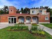 VENTA CASA EN CAMPOS DE ALVAREZ. BARRIO CERRADO