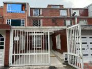 VENTA CASA EN EL BARRIO CASTILLA BOGOTA