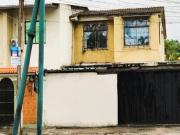 VENTA CASA EN CDLA. LA RONDA PARA REMODELAR