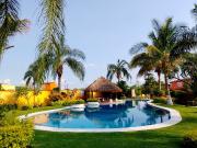 VENTA CASA EN CONDOMINIO CON ALBERCA Y SEGURIDAD, LAS...