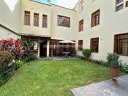 Linda Casa de AT. 375m2 en San Isidro