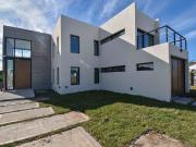 VENTA CASA EN COSTA ESMERALDA