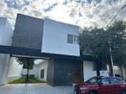 VENTA CASA EN FRACCIONAMIENTO RESIDENCIAL CUMBRES DE...