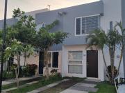 Venta Casa en Dream Lagoons en cluster con alberca