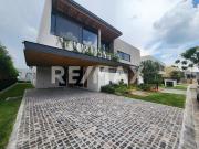 Venta Casa en El Campanario con Alberca – Querétaro