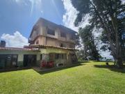 Vendo casa 350m2 km 11 del Junquito 6860