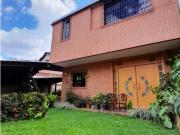 VENTA CASA EN EL MARQUES 220mts/4H+s/3B+s/2PE VENTA CASA EN EL MARQUES 220mts/4H+s/3B+s/2PE