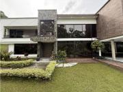 VENTA CASA EN ENVIGADO, SECTOR LOMA DEL ESCOBERO