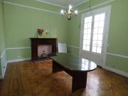 VENTA CASA EN FLORES CON 7 AMBIENTES FONDO LIBRE