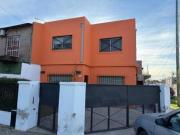 Venta casa en Garin, 4 habitaciones y local