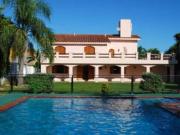 VENTA Casa en Granja De Funes 5 dormitorios patio y pileta