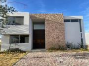 VENTA CASA EN LA CAMPIÑA, GRAN JARDÍN, LEÓN, GUANAJUATO