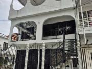 VENTA CASA EN LA NUEVA BASE ESQUINERA VEHCULAR 3 PISOS...