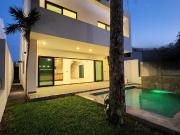 VENTA CASA EN LAGOS DEL SOL, CANCUN DE 4 RECAMARAS