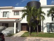 VENTA CASA EN LAGOS DEL SOL, CANCUN DE 4 RECAMARAS