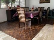 VENTA Casa en Las Aguilas con potencial para remodelar
