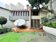 VENTA CASA EN LOMAS DE TECAMACHALCO CON JARDIN