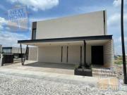 Venta Casa en Lomas del Campanario Norte