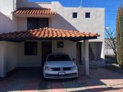 VENTA CASA EN LOMAS DEL VALLE LEON GTO CON ALBERCA