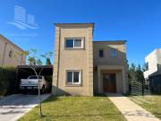 Venta Casa en Los Castaños con Pileta