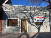 VENTA CASA EN LOTE PROPIO CON TERRAZA. VERSALLES