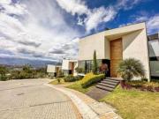 VENTA Casa en NAYÓN Urb. Tacuri