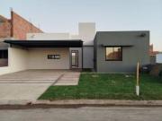 VENTA CASA EN NOBU TOWN 3 DORMITORIOS COCHERA DOBLE