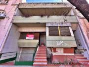 Venta Casa en Parque Chacabuco con cochera, terraza y patio