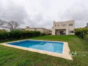 Venta Casa en Pilar Barrio Santa Elena Pilar del Este...