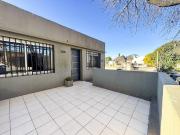 Venta Casa en planta alta con patio. Altura Buenos Aires...