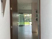 Venta casa 4 recamaras más servicio en privada La Rua,...