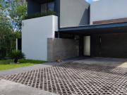 VENTA CASA EN PRIVADA RESIDENCIAL AL NORTE DE MÉRIDA,...