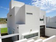 VENTA CASA EN REAL DE JURIQUILLA AMPLIO JARDIN PRIVADA...