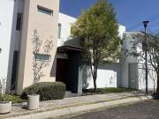 VENTA CASA EN REAL DE TEJEDA, CON JARDÍN Y TERRAZA