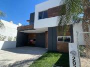VENTA! Casa en Residencial San Javier, Colima Nte