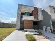 VENTA CASA EN RESIDENCIAL TAHONA AL PONIENTE DE LA CIUDAD GA