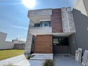 VENTA CASA EN RESIDENCIAL TAHONA AL PONIENTE DE LA CIUDAD GA