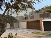 Venta casa en san borja Frente parque. excelente para...