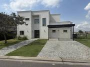 VENTA Casa en San Matías ESCOBAR PERMUTA