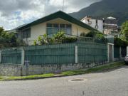 Venta casa con anexo en Santa Eduvigis Norte