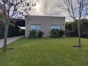 Venta Casa en Santa Elena, Pilar del Este